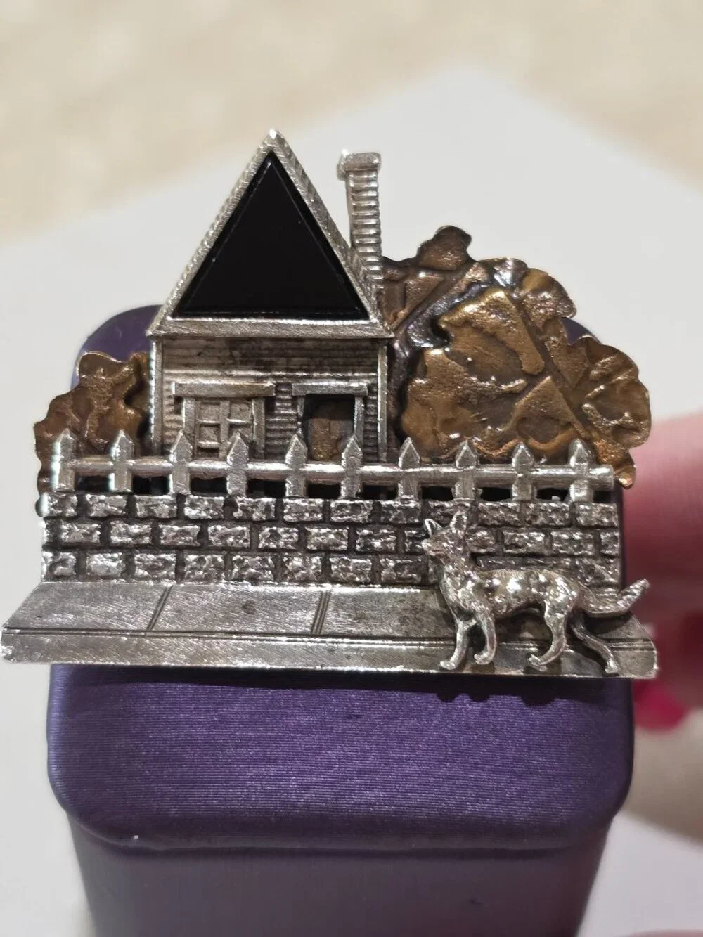 Vintage JP Reardon House Onyx Roof Dog Brass Accent Sterling Silver Pin Brooch